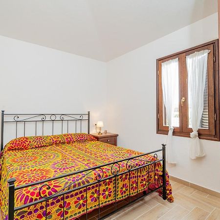 Appartamento Trilocale Le Canne 4 Posti Letto Con Giardino E Posto Auto Privato 산테오도로 외부 사진
