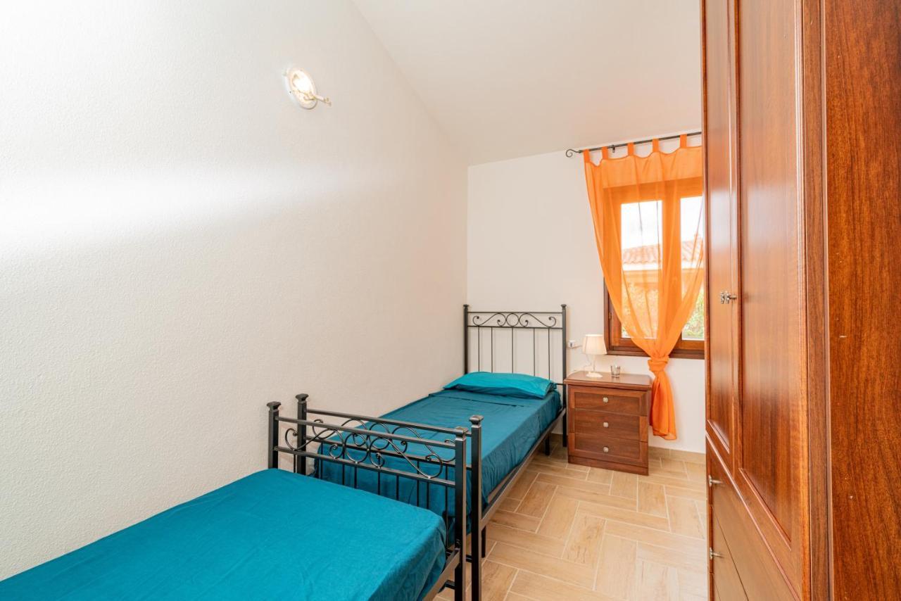 Appartamento Trilocale Le Canne 4 Posti Letto Con Giardino E Posto Auto Privato 산테오도로 외부 사진
