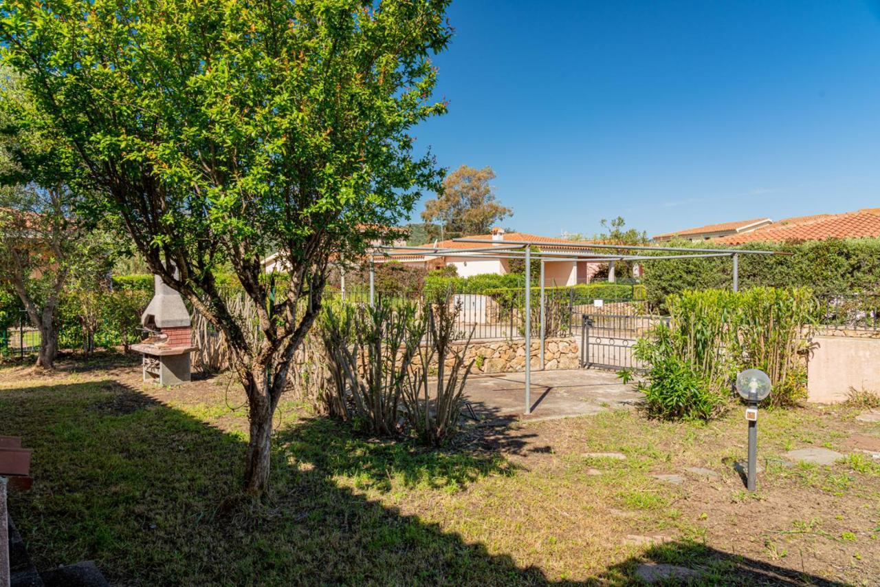 Appartamento Trilocale Le Canne 4 Posti Letto Con Giardino E Posto Auto Privato 산테오도로 외부 사진